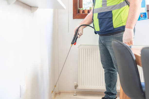 Best Exterminator Services  in Waterloo, IA